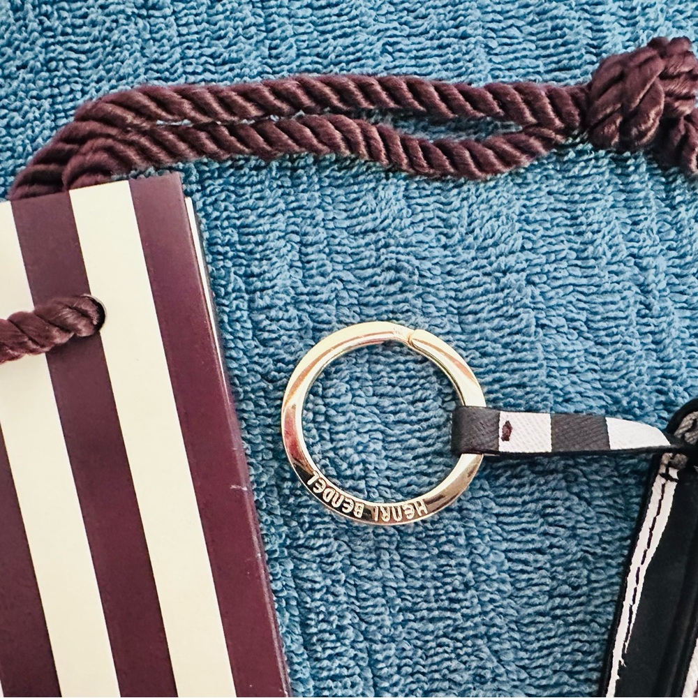 NWOT Henri Bendel Blk/White TriFold Wallet w/ brown/white striped gift bag 🤎🤍🖤 - Picture 12 of 13